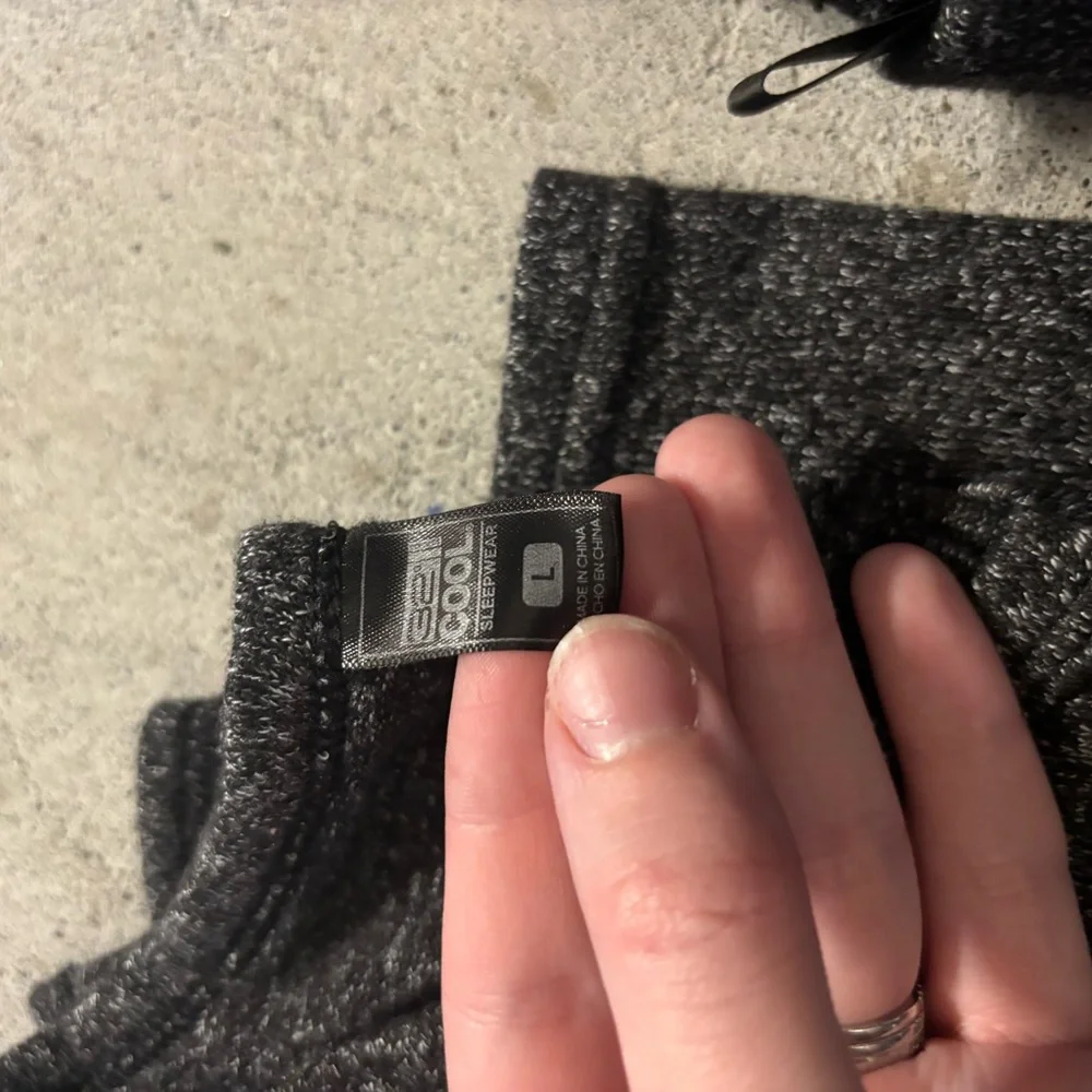 32 Degrees Dark Gray Apparel - Picture 2 of 2